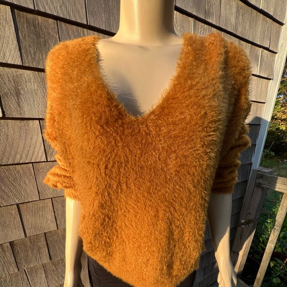 FREE PEOPLE - PRINCESS • V-Neck Fuzzy Sweater - Picture 9 of 10